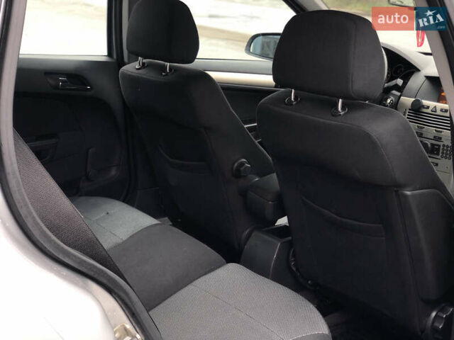 Серый Опель Астра, объемом двигателя 1.91 л и пробегом 278 тыс. км за 5700 $, фото 25 на Automoto.ua