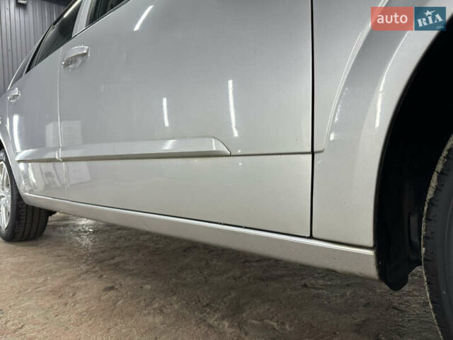 Серый Опель Астра, объемом двигателя 1.6 л и пробегом 195 тыс. км за 5700 $, фото 17 на Automoto.ua