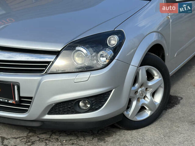 Сірий Опель Астра, об'ємом двигуна 1.69 л та пробігом 84 тис. км за 7400 $, фото 4 на Automoto.ua