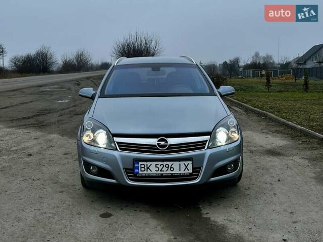 Серый Опель Астра, объемом двигателя 1.6 л и пробегом 251 тыс. км за 6100 $, фото 4 на Automoto.ua