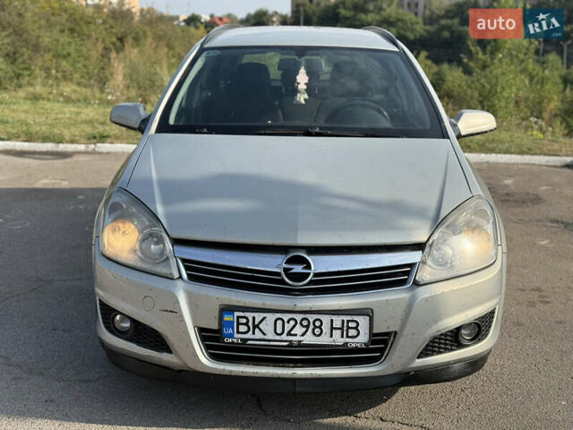 Серый Опель Астра, объемом двигателя 1.9 л и пробегом 255 тыс. км за 4300 $, фото 6 на Automoto.ua