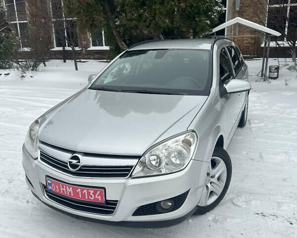 Серый Опель Астра, объемом двигателя 1.6 л и пробегом 196 тыс. км за 5600 $, фото 1 на Automoto.ua