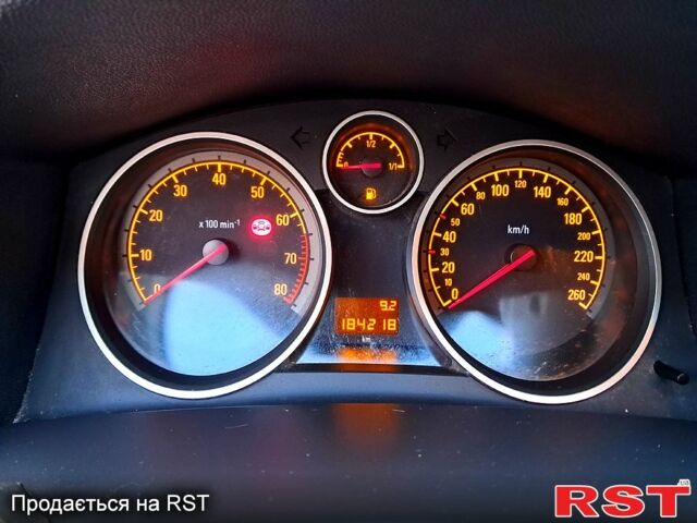 Серый Опель Астра, объемом двигателя 16 л и пробегом 185 тыс. км за 5800 $, фото 5 на Automoto.ua