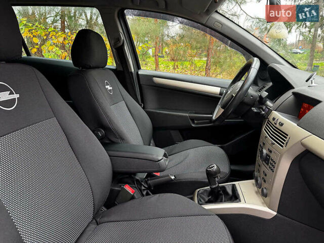 Серый Опель Астра, объемом двигателя 1.6 л и пробегом 197 тыс. км за 5990 $, фото 29 на Automoto.ua