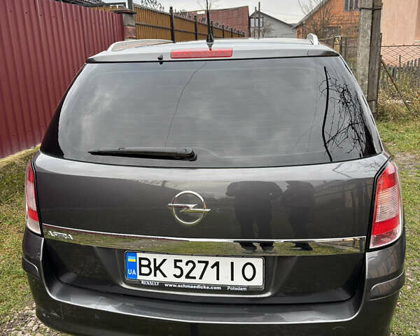 Серый Опель Астра, объемом двигателя 1.6 л и пробегом 240 тыс. км за 4000 $, фото 4 на Automoto.ua