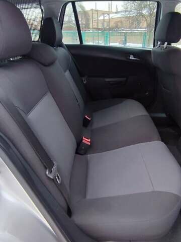 Серый Опель Астра, объемом двигателя 1.6 л и пробегом 189 тыс. км за 6150 $, фото 44 на Automoto.ua