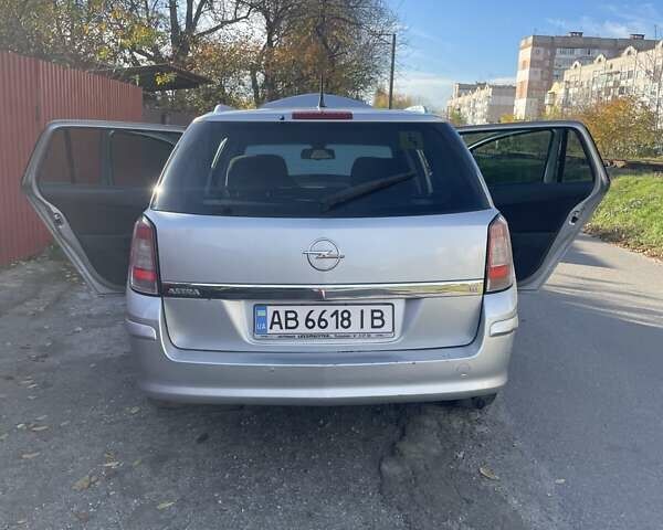 Серый Опель Астра, объемом двигателя 1.6 л и пробегом 240 тыс. км за 4800 $, фото 7 на Automoto.ua