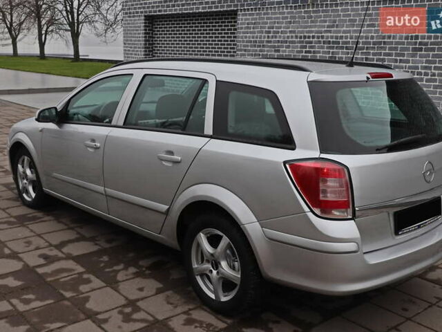 Серый Опель Астра, объемом двигателя 1.69 л и пробегом 239 тыс. км за 4999 $, фото 15 на Automoto.ua