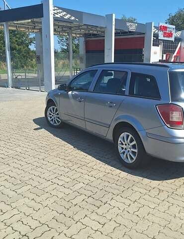 Серый Опель Астра, объемом двигателя 1.7 л и пробегом 253 тыс. км за 4600 $, фото 18 на Automoto.ua