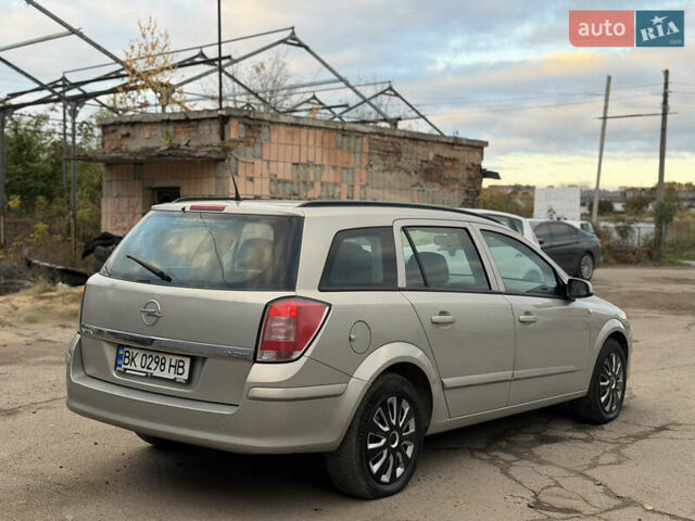 Опель Астра 2008 в Ровно на Automoto.ua Серый Опель Астра, объемом двигателя 1.91 л и пробегом 255 тыс. км за 4300 $, фото 19 на Automoto.ua
