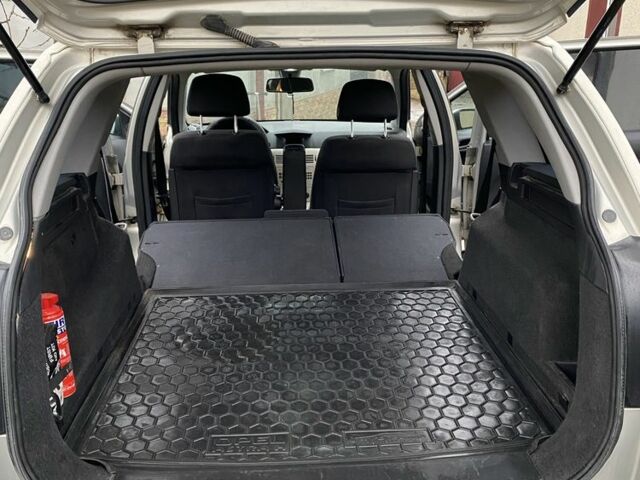 Серый Опель Астра, объемом двигателя 1.6 л и пробегом 196 тыс. км за 6000 $, фото 6 на Automoto.ua