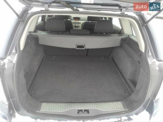 Серый Опель Астра, объемом двигателя 1.6 л и пробегом 171 тыс. км за 5500 $, фото 9 на Automoto.ua