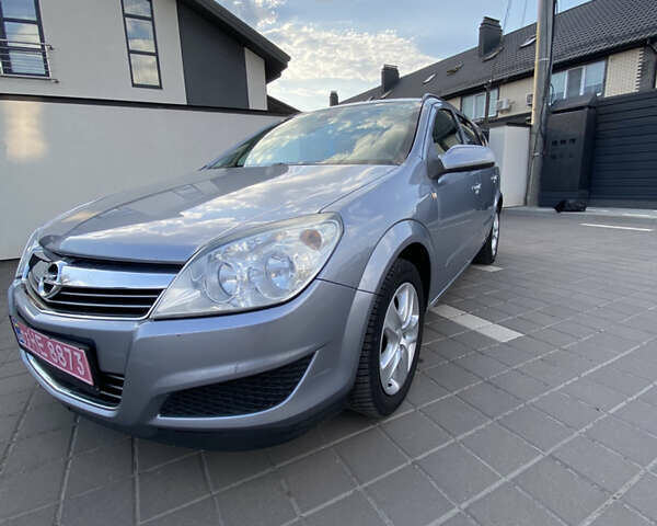 Серый Опель Астра, объемом двигателя 1.6 л и пробегом 214 тыс. км за 5700 $, фото 6 на Automoto.ua