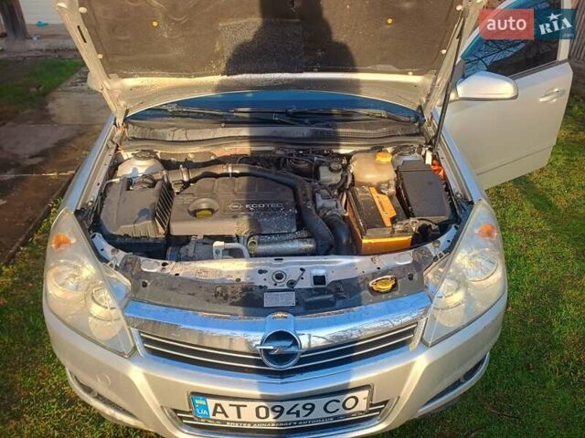 Серый Опель Астра, объемом двигателя 1.7 л и пробегом 273 тыс. км за 4700 $, фото 5 на Automoto.ua