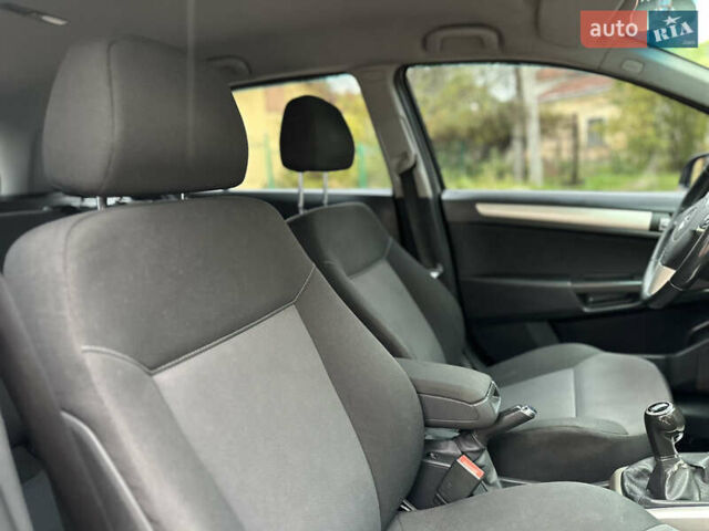 Опель Астра 2008 в Дрогобыче на Automoto.ua Серый Опель Астра, объемом двигателя 1.3 л и пробегом 270 тыс. км за 4450 $, фото 46 на Automoto.ua