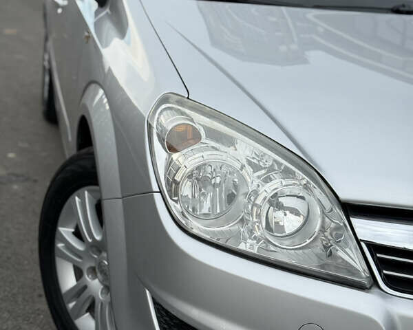 Серый Опель Астра, объемом двигателя 1.7 л и пробегом 228 тыс. км за 4899 $, фото 25 на Automoto.ua