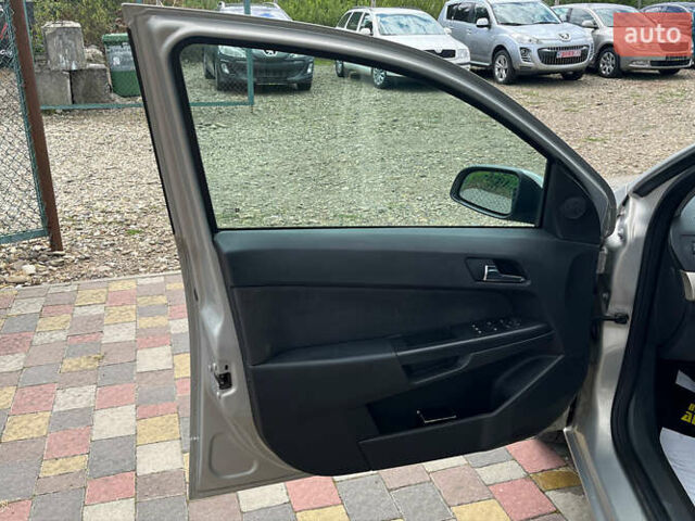 Серый Опель Астра, объемом двигателя 1.6 л и пробегом 200 тыс. км за 5800 $, фото 14 на Automoto.ua