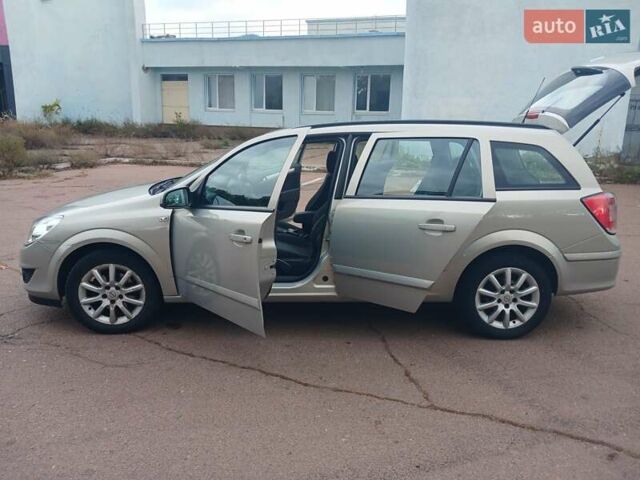 Опель Астра 2008 в Чернигове на Automoto.ua Серый Опель Астра, объемом двигателя 1.6 л и пробегом 150 тыс. км за 5500 $, фото 7 на Automoto.ua