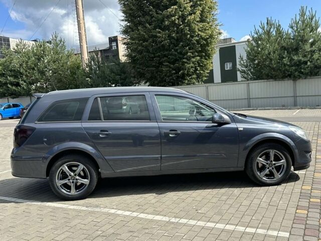 Серый Опель Астра, объемом двигателя 1.6 л и пробегом 162 тыс. км за 4999 $, фото 4 на Automoto.ua