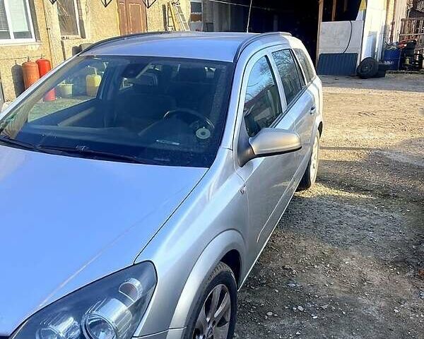 Сірий Опель Астра, об'ємом двигуна 1.6 л та пробігом 239 тис. км за 5500 $, фото 1 на Automoto.ua