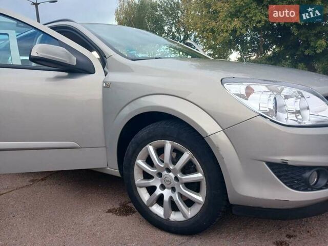 Опель Астра 2008 в Чернигове на Automoto.ua Серый Опель Астра, объемом двигателя 1.6 л и пробегом 150 тыс. км за 5500 $, фото 14 на Automoto.ua