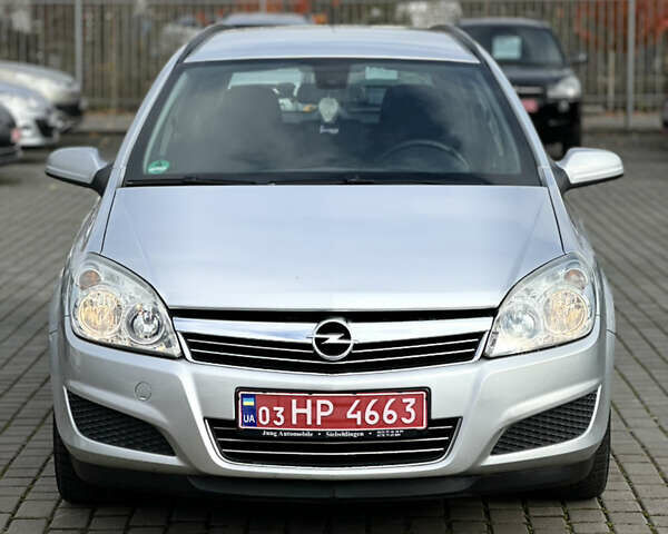 Серый Опель Астра, объемом двигателя 1.8 л и пробегом 188 тыс. км за 6300 $, фото 1 на Automoto.ua