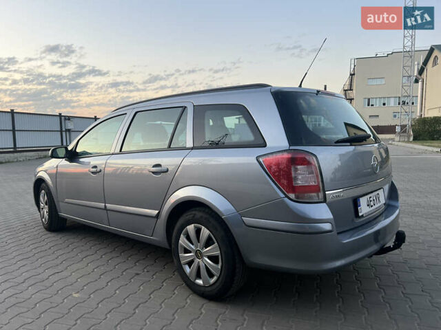 Серый Опель Астра, объемом двигателя 1.6 л и пробегом 234 тыс. км за 5700 $, фото 3 на Automoto.ua