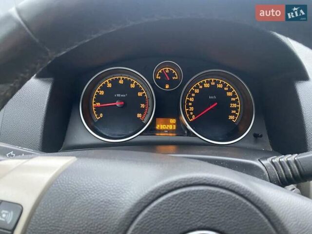 Серый Опель Астра, объемом двигателя 1.6 л и пробегом 230 тыс. км за 5200 $, фото 7 на Automoto.ua