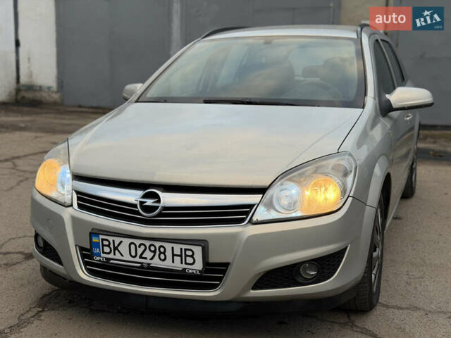 Опель Астра 2008 в Ровно на Automoto.ua Серый Опель Астра, объемом двигателя 1.91 л и пробегом 255 тыс. км за 4300 $, фото 6 на Automoto.ua