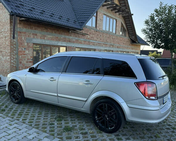 Серый Опель Астра, объемом двигателя 1.9 л и пробегом 250 тыс. км за 6000 $, фото 1 на Automoto.ua