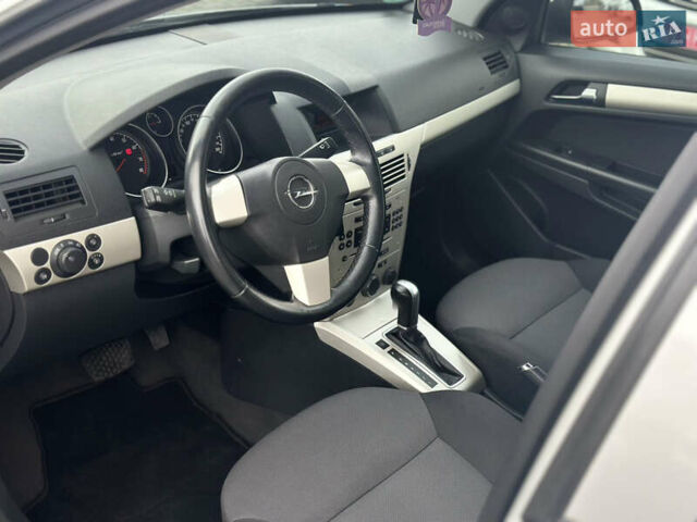 Серый Опель Астра, объемом двигателя 1.8 л и пробегом 188 тыс. км за 6300 $, фото 10 на Automoto.ua