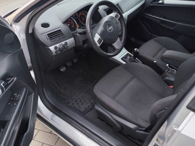 Сірий Опель Астра, об'ємом двигуна 0 л та пробігом 285 тис. км за 4850 $, фото 4 на Automoto.ua