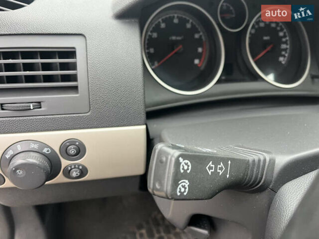 Сірий Опель Астра, об'ємом двигуна 1.8 л та пробігом 278 тис. км за 5850 $, фото 30 на Automoto.ua