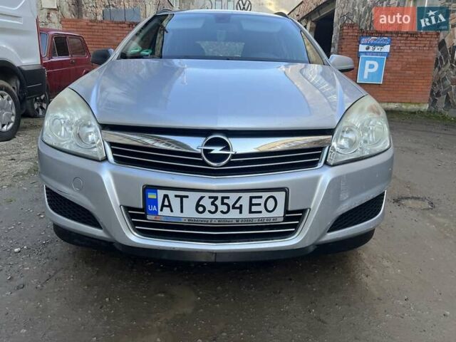Серый Опель Астра, объемом двигателя 1.7 л и пробегом 280 тыс. км за 4700 $, фото 7 на Automoto.ua