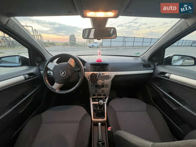 Серый Опель Астра, объемом двигателя 1.6 л и пробегом 234 тыс. км за 5700 $, фото 21 на Automoto.ua