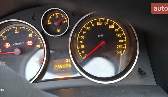 Сірий Опель Астра, об'ємом двигуна 1.69 л та пробігом 235 тис. км за 5000 $, фото 3 на Automoto.ua