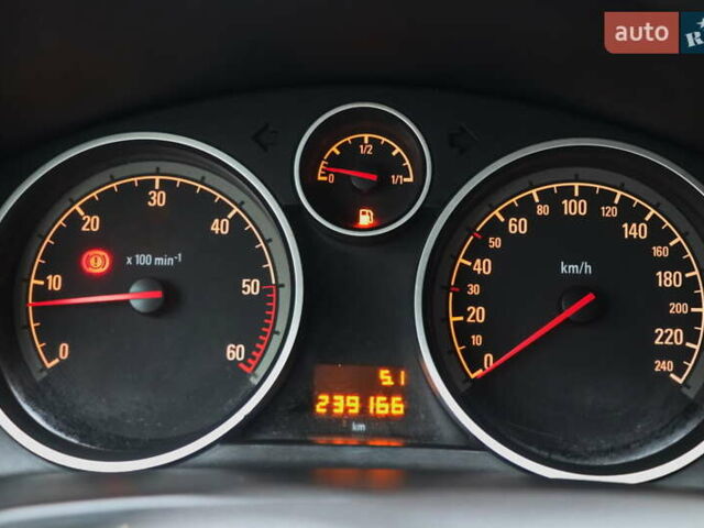 Серый Опель Астра, объемом двигателя 1.69 л и пробегом 239 тыс. км за 4999 $, фото 12 на Automoto.ua