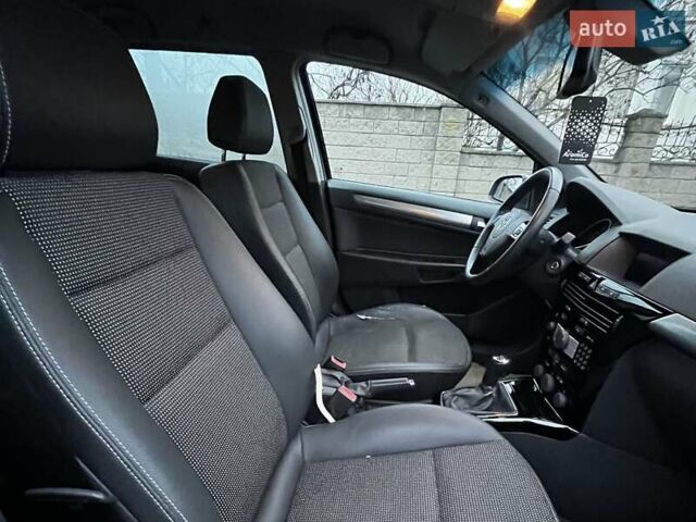 Серый Опель Астра, объемом двигателя 1.6 л и пробегом 251 тыс. км за 6100 $, фото 50 на Automoto.ua