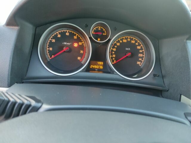 Серый Опель Астра, объемом двигателя 1.6 л и пробегом 240 тыс. км за 5399 $, фото 14 на Automoto.ua