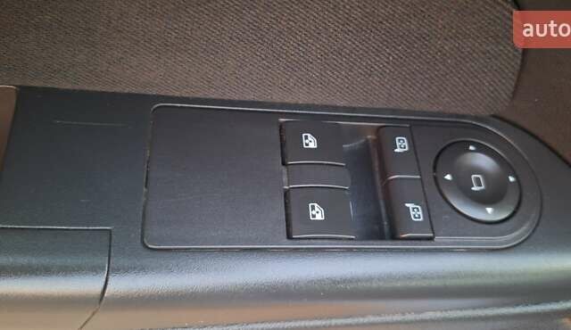 Серый Опель Астра, объемом двигателя 1.7 л и пробегом 253 тыс. км за 4600 $, фото 24 на Automoto.ua