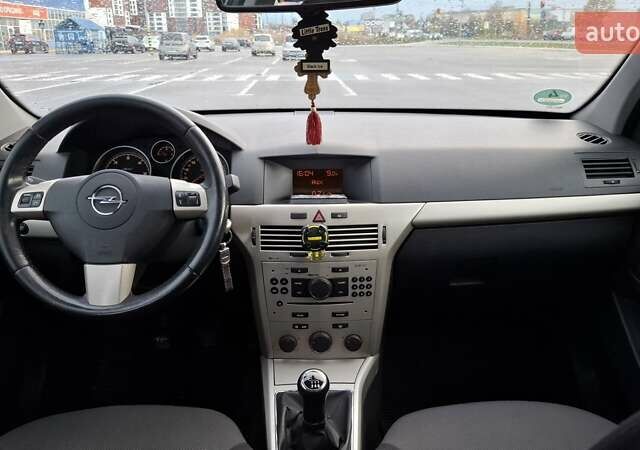 Опель Астра 2008 у Луцьку на Automoto.ua Сірий Опель Астра, об'ємом двигуна 1.69 л та пробігом 238 тис. км за 5650 $, фото 9 на Automoto.ua