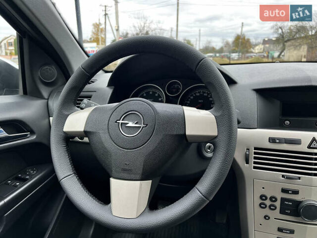 Опель Астра 2008 в Виннице на Automoto.ua Серый Опель Астра, объемом двигателя 1.8 л и пробегом 166 тыс. км за 6499 $, фото 35 на Automoto.ua
