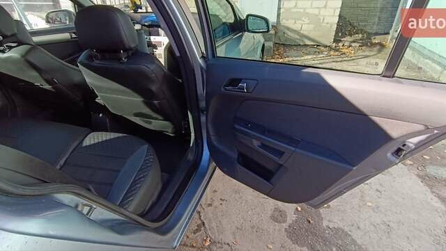 Серый Опель Астра, объемом двигателя 1.6 л и пробегом 140 тыс. км за 7900 $, фото 7 на Automoto.ua