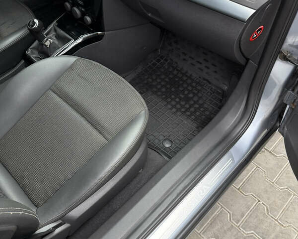 Серый Опель Астра, объемом двигателя 1.6 л и пробегом 289 тыс. км за 4200 $, фото 35 на Automoto.ua