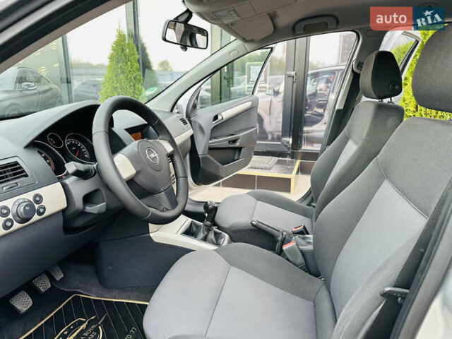 Серый Опель Астра, объемом двигателя 1.6 л и пробегом 154 тыс. км за 7200 $, фото 13 на Automoto.ua