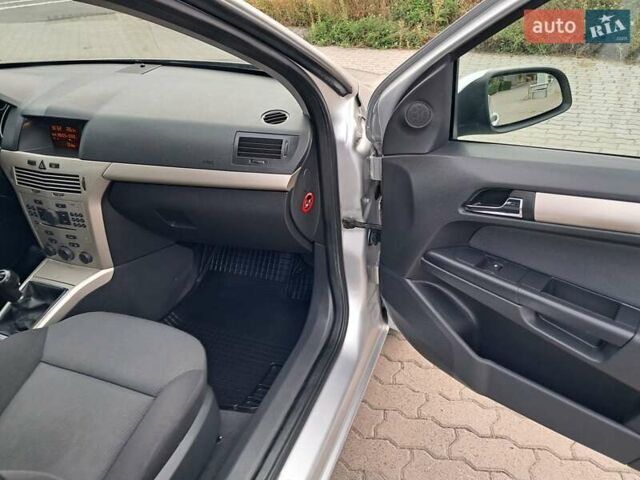 Сірий Опель Астра, об'ємом двигуна 1.6 л та пробігом 216 тис. км за 5400 $, фото 72 на Automoto.ua
