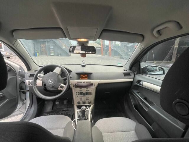 Сірий Опель Астра, об'ємом двигуна 1.9 л та пробігом 256 тис. км за 5000 $, фото 5 на Automoto.ua