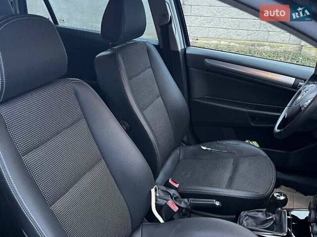 Серый Опель Астра, объемом двигателя 1.6 л и пробегом 251 тыс. км за 6100 $, фото 51 на Automoto.ua