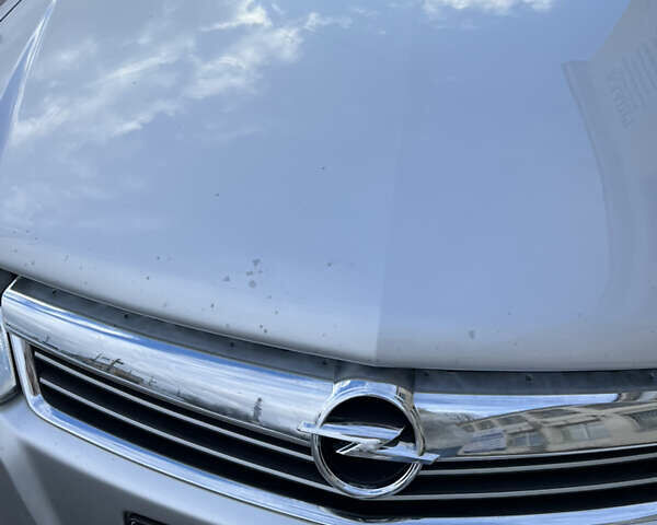 Серый Опель Астра, объемом двигателя 1.7 л и пробегом 258 тыс. км за 5500 $, фото 11 на Automoto.ua