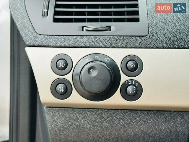 Серый Опель Астра, объемом двигателя 1.6 л и пробегом 154 тыс. км за 7200 $, фото 32 на Automoto.ua